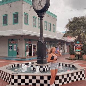 Meet your Posher, Kaitlyn